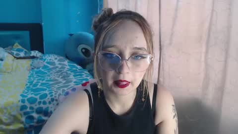 Snapshot of liaroberts1 chatting on 02.03.25 Lia Roberts online show from 02.03.25