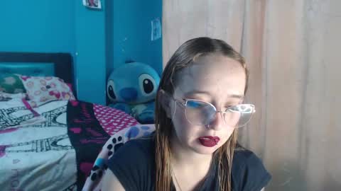 Snapshot of liaroberts1 chatting on 02.12.25 Lia Roberts online show from 02.12.25