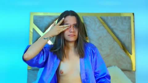 Snapshot of liaruso chatting on 12.04.24 liaross online show from 12.04.24