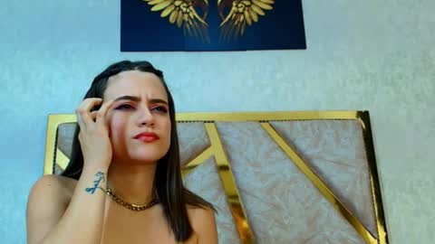 Snapshot of liaruso chatting on 12.24.24 liaross online show from 12.24.24