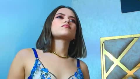 Snapshot of liaruso chatting on 01.21.25 liaross online show from 01.21.25