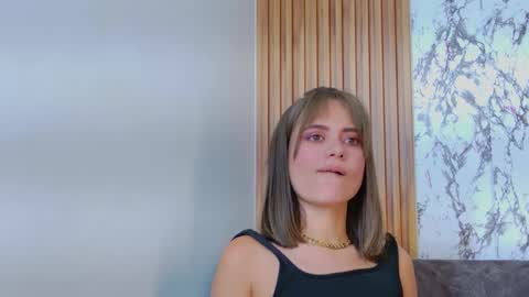 Snapshot of liaruso chatting on 09.22.25 liaross online show from 09.22.25