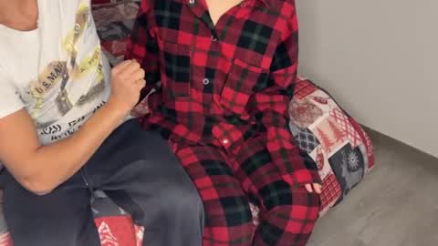 Lia velvet online show from 12.01.25