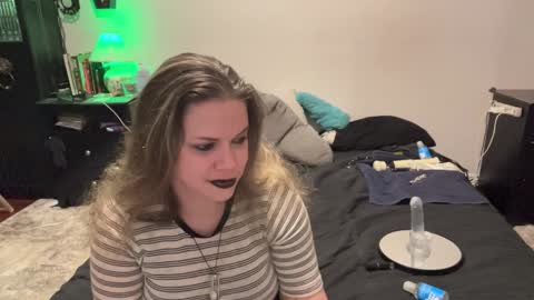 Snapshot of libbydeetzxxx chatting on 12.10.24 Libby Deetz online show from 12.10.24