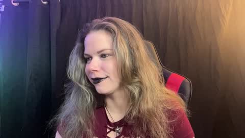 Snapshot of libbydeetzxxx chatting on 01.01.25 Libby Deetz online show from 01.01.25