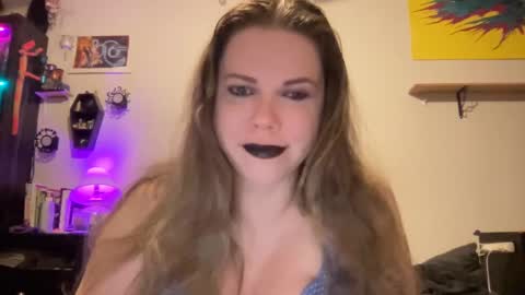 Snapshot of libbydeetzxxx chatting on 01.05.25 Libby Deetz online show from 01.05.25