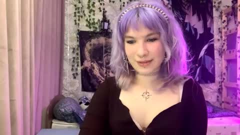 Snapshot of libbynading chatting on 09.20.25 Lola online show from 09.20.25