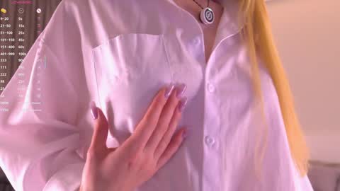 Elena online show from 11.18.25