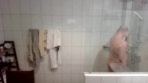 Snapshot of libertarians1972 chatting on 10.19.25 Cockcentric online show from 10.19.25