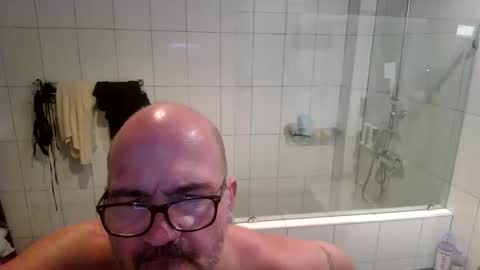 Snapshot of libertarians1972 chatting on 10.27.25 Cockcentric online show from 10.27.25