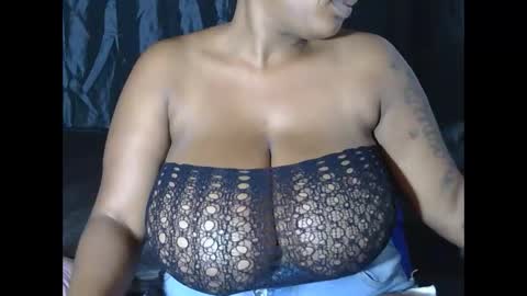 lickabletash98 online show from 12.31.24