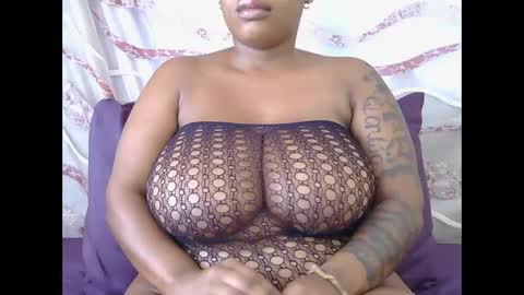 lickabletash98 online show from 01.28.25