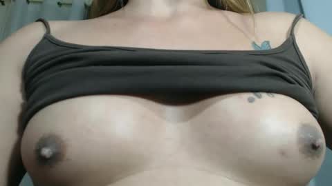 Snapshot of lickme_ava69 chatting on 10.21.25 lickme_ava69 online show from 10.21.25