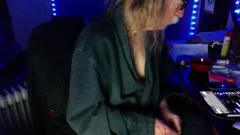 Snapshot of lickyouryoni chatting on 12.04.25 LickYourYoni online show from 12.04.25