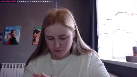 Snapshot of light_lunaa chatting on 10.20.25 light_lunaa online show from 10.20.25