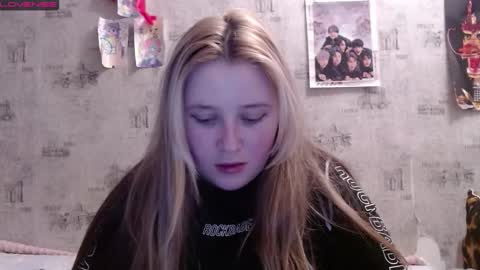 light_lunaa online show from 11.17.25