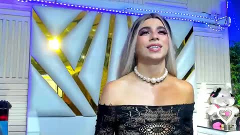 Snapshot of liiacollins chatting on 10.28.25 liiacollins online show from 10.28.25