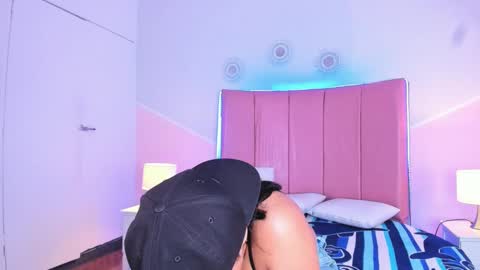 liiam_smith_ online show from 09.22.25