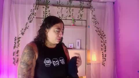Snapshot of liiavega chatting on 09.15.25 online show from 09.15.25