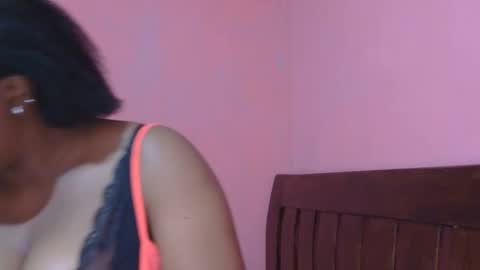 Snapshot of liilcutiee chatting on 09.12.25 Lily online show from 09.12.25