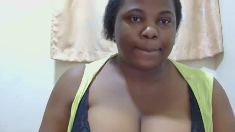 Snapshot of liilcutiee chatting on 04.26.26 Lily online show from 04.26.26