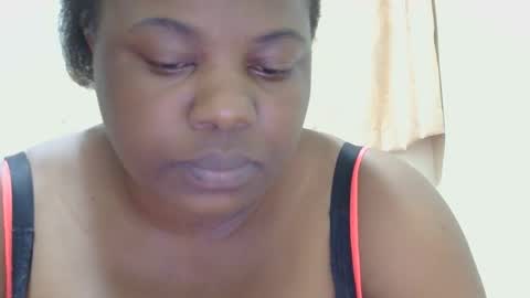 Snapshot of liilcutiee chatting on 05.19.26 Lily online show from 05.19.26