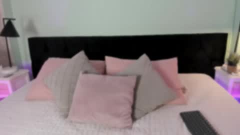 Snapshot of liily_foox chatting on 10.17.25 lily  online show from 10.17.25