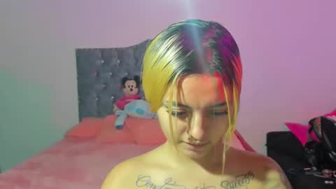 Snapshot of liisakiss chatting on 12.29.24 LiisaKiss online show from 12.29.24