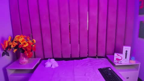 Snapshot of liisakiss chatting on 10.21.25 LiisaKiss online show from 10.21.25