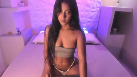 Snapshot of liizjones chatting on 02.12.25 LiizJones online show from 02.12.25