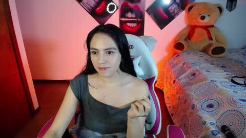 Snapshot of lika_little3 chatting on 10.25.25 Liika  online show from 10.25.25