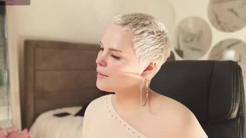 likaaberry online show from 09.20.25