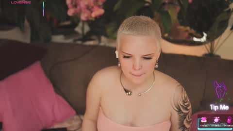 likaaberry online show from 10.24.25