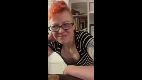 Snapshot of likesthepain chatting on 03.29.26 Likes the Pain UK online show from 03.29.26