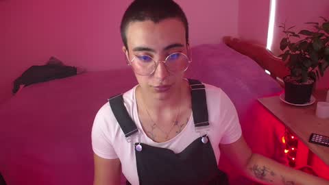 im MIA  -- MY OF is catsito3 online show from 01.24.25