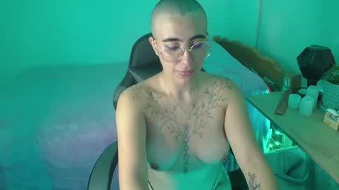 im MIA  -- MY OF is catsito3 online show from 01.29.25