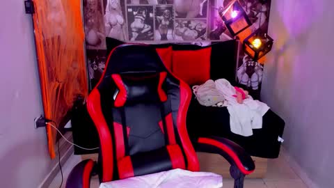 Lili Cey online show from 10.30.25