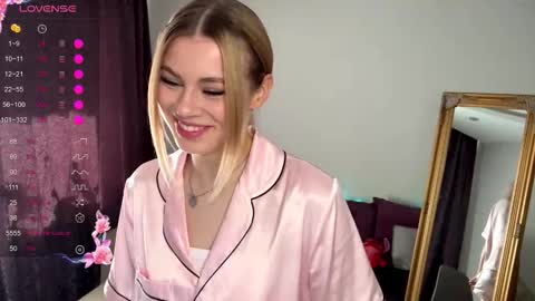 Elisa  online show from 10.06.25