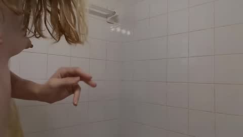 lil gemmie online show from 10.22.25