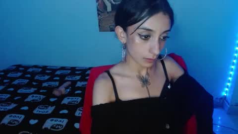 Lisaa online show from 02.20.25