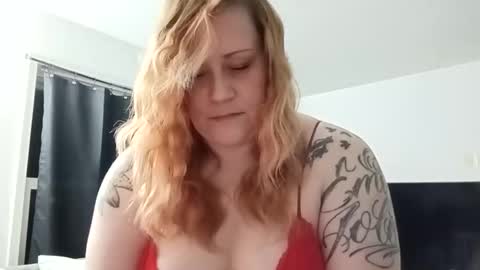 lil_nelli8 online show from 04.22.26