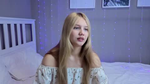 Snapshot of lil_tasty33 chatting on 01.08.26 Emma online show from 01.08.26