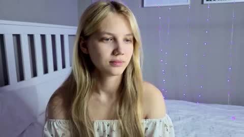 Snapshot of lil_tasty33 chatting on 01.12.26 Emma online show from 01.12.26