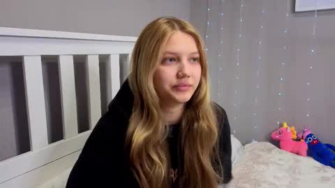 Snapshot of lil_tasty33 chatting on 02.22.26 Emma online show from 02.22.26