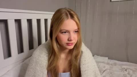 Snapshot of lil_tasty33 chatting on 02.25.26 Emma online show from 02.25.26