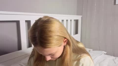 Snapshot of lil_tasty33 chatting on 02.28.26 Emma online show from 02.28.26