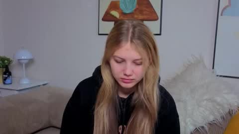 Snapshot of lil_tasty33 chatting on 03.26.26 Emma online show from 03.26.26