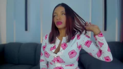 L I L A   online show from 02.10.25