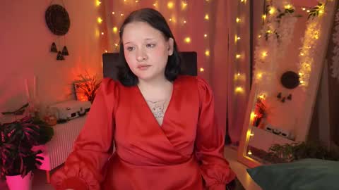 Snapshot of lila_hana chatting on 10.14.25 Lila online show from 10.14.25