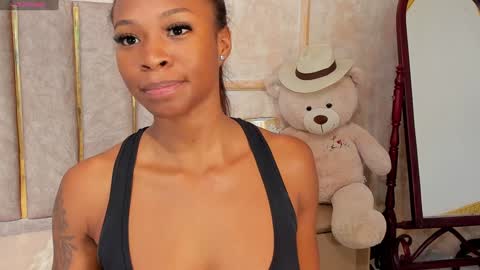 lila bailey  online show from 12.04.24